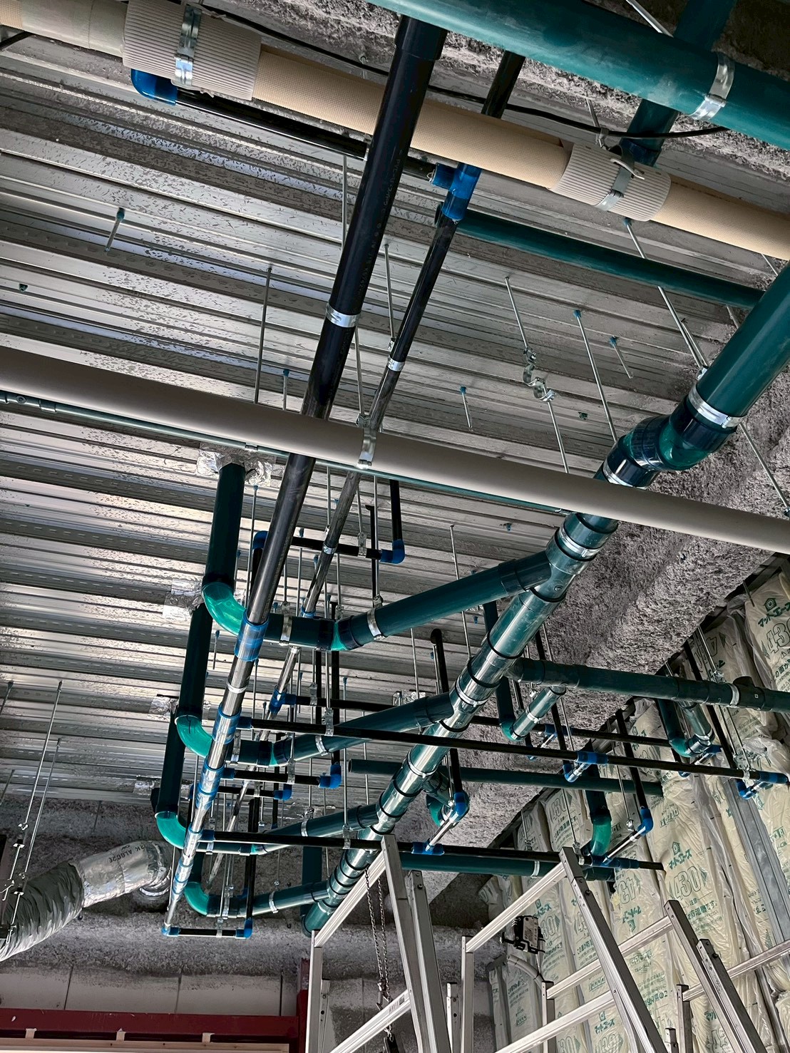 ピット内給排水配管